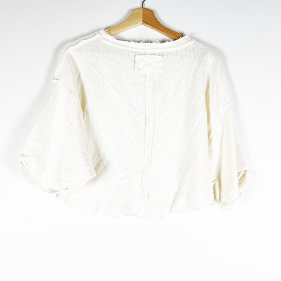 NEW Free People Off My Mind Cropped Fray Edge Hem Oversized T-Shirt Nilla Cream - Picture 4 of 4